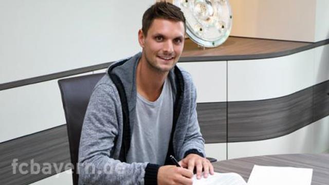 FC Bayern Sign Goalkeeper Sven Ulreich