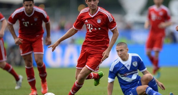 Thomas Mueller (FC Bayern Muenchen) am Ball