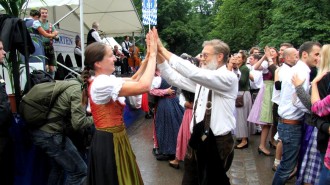 Kocherlball 2012 - Dancing in the English Garden -- munichFOTO
