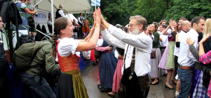 Kocherlball 2012 - Dancing in the English Garden -- munichFOTO