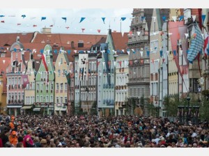 The High Middle Ages take place every 4 years in Landshut, a short train ride from Munich. Photo:dpa