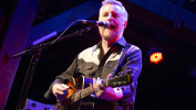 A Mike Richardson Review: Despite Being Sick, Billy Bragg Does Not Disappoint