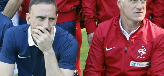 France's forward Franck Ribery, left, and head coach Didier Deschamps  --photo: dpa
